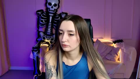 Snapshot of alicelidse chatting on October 20, 1:03 pm Alice online show from October 20, 1:03 pm