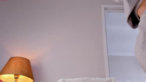 Elle online show from February 24, 7:09 am