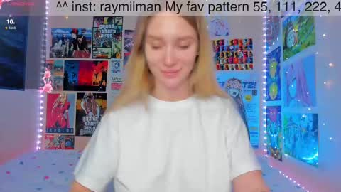 Snapshot of alicemilman chatting on December 28, 11:41 am Alice  online show from December 28, 11:41 am