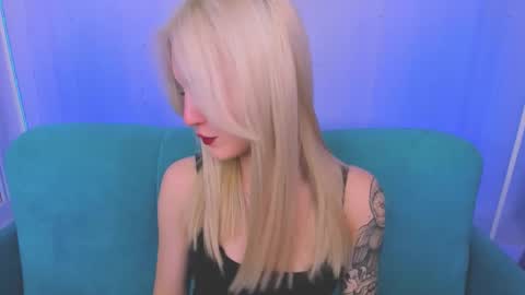 Snapshot of alicemonro chatting on October 14, 8:39 am alicemonro online show from October 14, 8:39 am