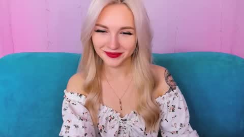 Snapshot of alicemonro chatting on October 5, 8:08 am alicemonro online show from October 5, 8:08 am