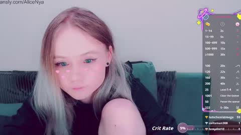 Snapshot of alicenya chatting on October 16, 6:38 am Alice online show from October 16, 6:38 am