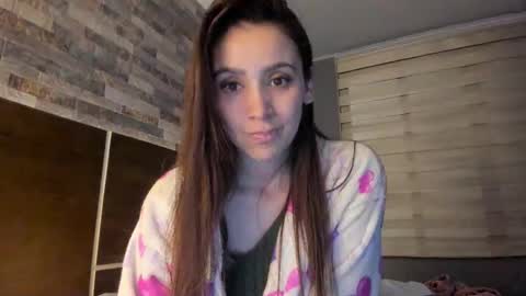 Snapshot of alicewillow chatting on December 3, 3:07 am Alice online show from December 3, 3:07 am