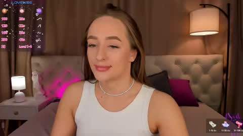 Mia online show from March 31, 2:11 am