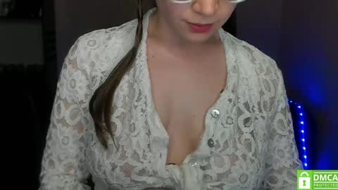 Snapshot of alicia_folow chatting on January 20, 4:23 pm Alicia online show from January 20, 4:23 pm
