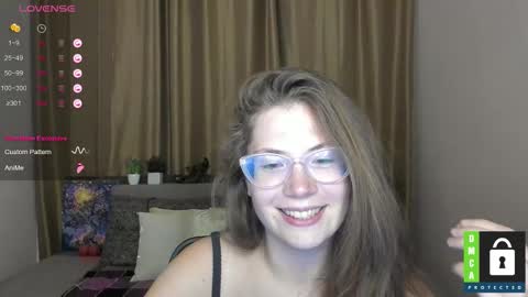 Snapshot of alicia_folow chatting on September 13, 5:32 pm Alicia online show from September 13, 5:32 pm