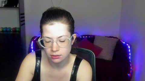 Snapshot of alicia_folow chatting on January 19, 6:20 am Alicia online show from January 19, 6:20 am