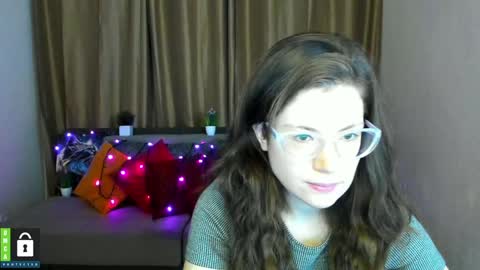 Snapshot of alicia_folow chatting on January 23, 6:35 pm Alicia online show from January 23, 6:35 pm