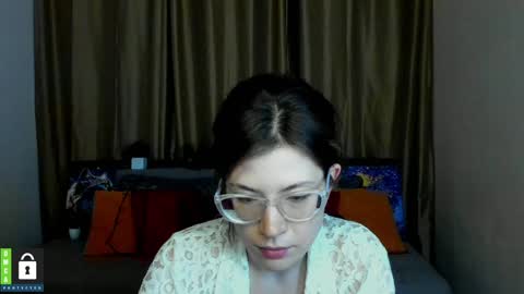 Snapshot of alicia_folow chatting on January 30, 4:37 am Alicia online show from January 30, 4:37 am