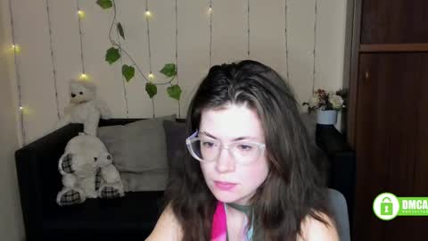 Snapshot of alicia_folow chatting on February 16, 4:42 am Alicia online show from February 16, 4:42 am