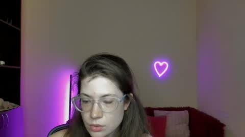 Snapshot of alicia_folow chatting on March 7, 5:17 pm Alicia online show from March 7, 5:17 pm