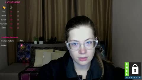 Snapshot of alicia_folow chatting on October 1, 11:26 am Alicia online show from October 1, 11:26 am