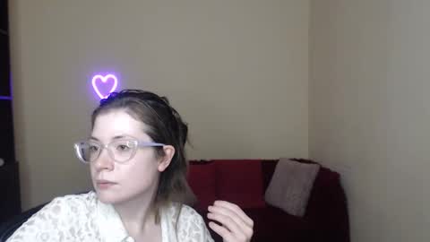 Snapshot of alicia_folow chatting on February 6, 4:42 am Alicia online show from February 6, 4:42 am