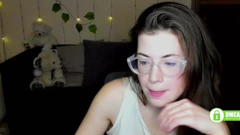 Snapshot of alicia_folow chatting on February 19, 6:54 pm Alicia online show from February 19, 6:54 pm