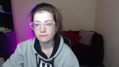 Snapshot of alicia_folow chatting on February 9, 6:22 am Alicia online show from February 9, 6:22 am