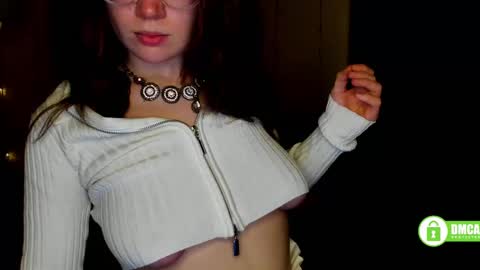 Snapshot of alicia_folow chatting on February 26, 12:38 pm Alicia online show from February 26, 12:38 pm