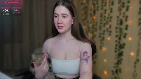 Alicia online show from December 4, 7:25 pm