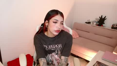 ALICIA  online show from April 16, 5:52 am