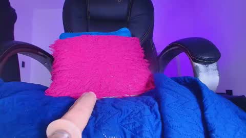 Alicia Kyse  online show from March 3, 3:01 am