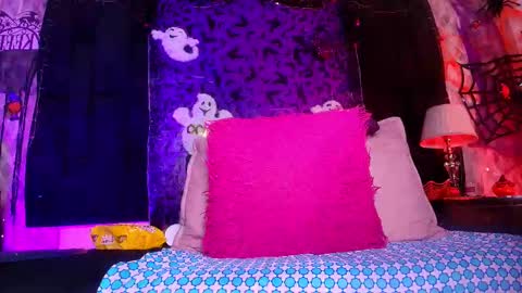 Snapshot of alicia_kyse chatting on October 15, 3:20 am Alicia Kyse online show from October 15, 3:20 am