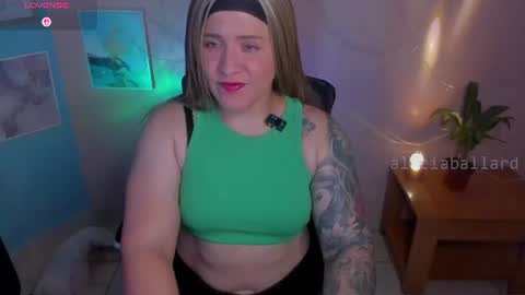 Jennyfer online show from July 6, 8:22 pm