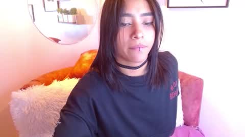 Snapshot of aliciacute__ chatting on October 13, 7:49 pm aliciacute online show from October 13, 7:49 pm
