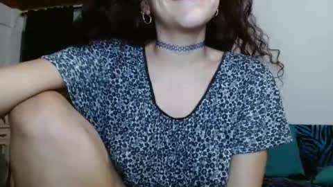 Snapshot of aliciaencalzonesazules chatting on January 13, 4:18 am Chris online show from January 13, 4:18 am