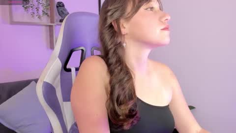 aliciamoonx online show from October 14, 11:46 am