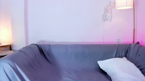 Alicia  online show from February 4, 1:03 pm