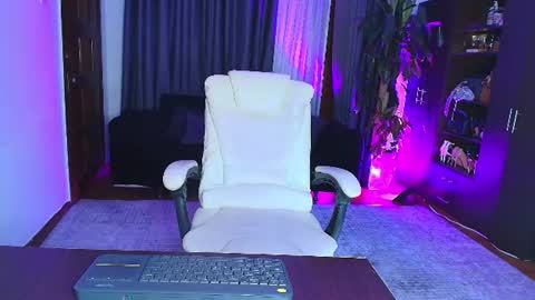 aliciawonderxx online show from July 14, 10:58 pm