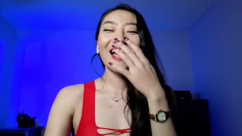 Alicia Hebi online show from November 16, 2:28 pm