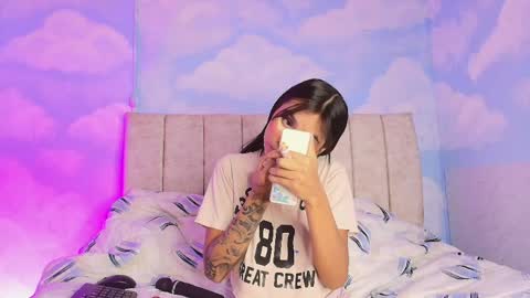 Aliclark online show from April 5, 7:24 pm