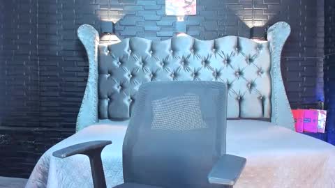 Snapshot of aliice_greco chatting on September 23, 7:12 pm Alice online show from September 23, 7:12 pm