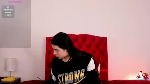 Snapshot of aliice_walker_ chatting on December 12, 12:44 pm aliice_walker_ online show from December 12, 12:44 pm