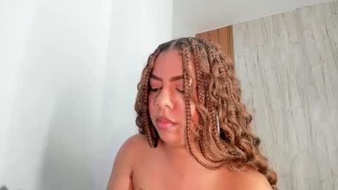 alika online show from October 20, 5:05 pm