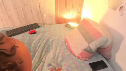 alika online show from March 17, 3:16 pm