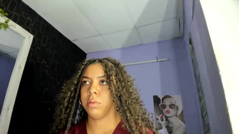 Snapshot of alika01_ chatting on January 23, 1:02 pm alika online show from January 23, 1:02 pm