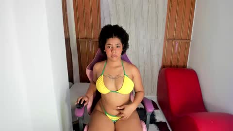 Snapshot of alika01_ chatting on October 2, 1:27 pm alika online show from October 2, 1:27 pm