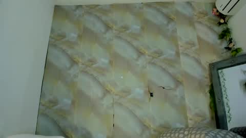 Snapshot of alika01_ chatting on September 19, 9:25 pm alika online show from September 19, 9:25 pm