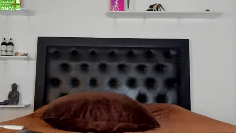 alika_jonhson_ online show from July 31, 2:07 pm