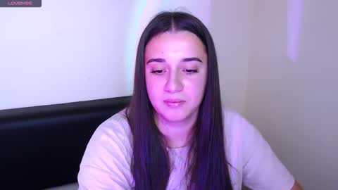 Snapshot of alinaasti_ chatting on October 17, 8:50 am Alina online show from October 17, 8:50 am
