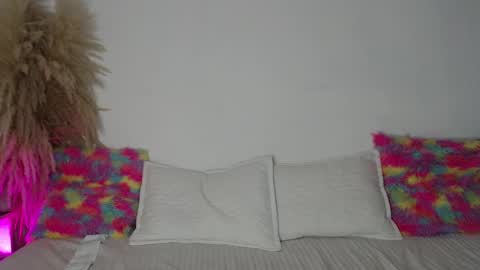 Snapshot of alinakiss_ chatting on March 1, 7:30 am lili online show from March 1, 7:30 am