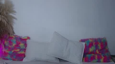 Snapshot of alinakiss_ chatting on February 27, 2:10 am lili online show from February 27, 2:10 am