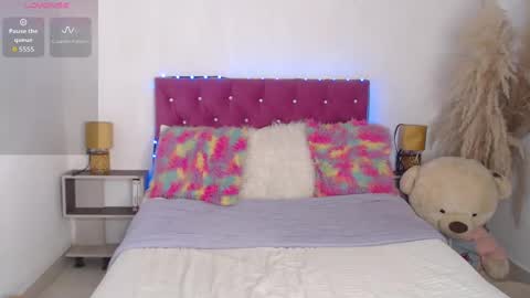 Snapshot of alinakiss_ chatting on September 29, 7:46 am lili online show from September 29, 7:46 am