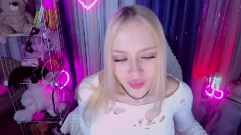alinaocean online show from April 12, 5:38 pm