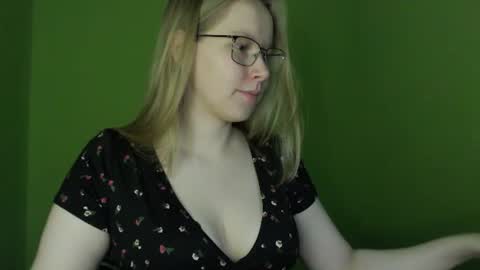 alinasei online show from June 17, 6:04 am