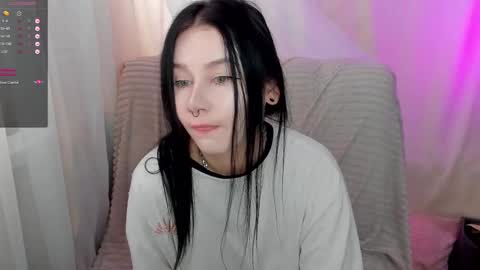 Snapshot of alinegreeeen chatting on February 26, 2:41 am Aline Greeeen online show from February 26, 2:41 am