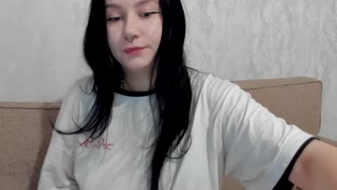 Snapshot of alinegreeeen chatting on December 5, 10:12 am Aline Greeeen online show from December 5, 10:12 am