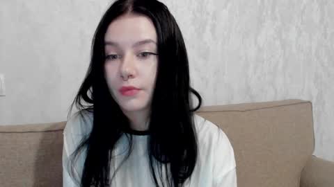 Snapshot of alinegreeeen chatting on December 6, 2:35 am Aline Greeeen online show from December 6, 2:35 am