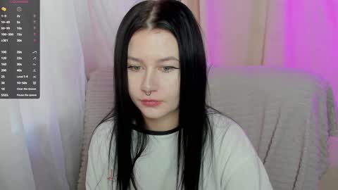 Snapshot of alinegreeeen chatting on February 5, 10:51 am Aline Greeeen online show from February 5, 10:51 am